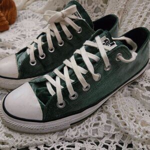 Women's size 8 Converse green velour low sneakers Chuck Taylors